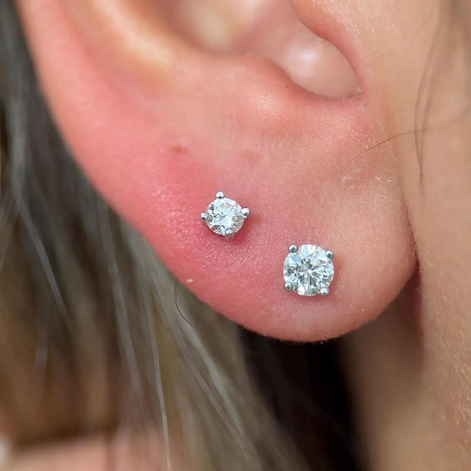 14K Solid Gold 1/4 Carat Natural Diamond Solitaire Stud Earring for Women Flat Back Earring Threaded Cartilage Conch Tragus Helix Piercing Jewelry Nose Ring Earring for Upper Ear SINGLE STUD or PAIR