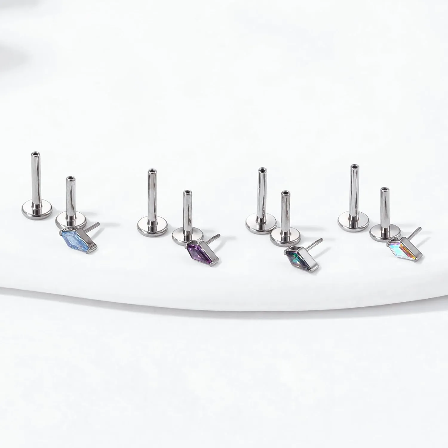 1pcs 16G G23 Titanium Threadless Labret Studs Push-in Colorful CZ Labret Cluster Tragus Helix Conch Lobe Rook Cartilage Push Back Sleeper Piercing Jewelry Earring Stud