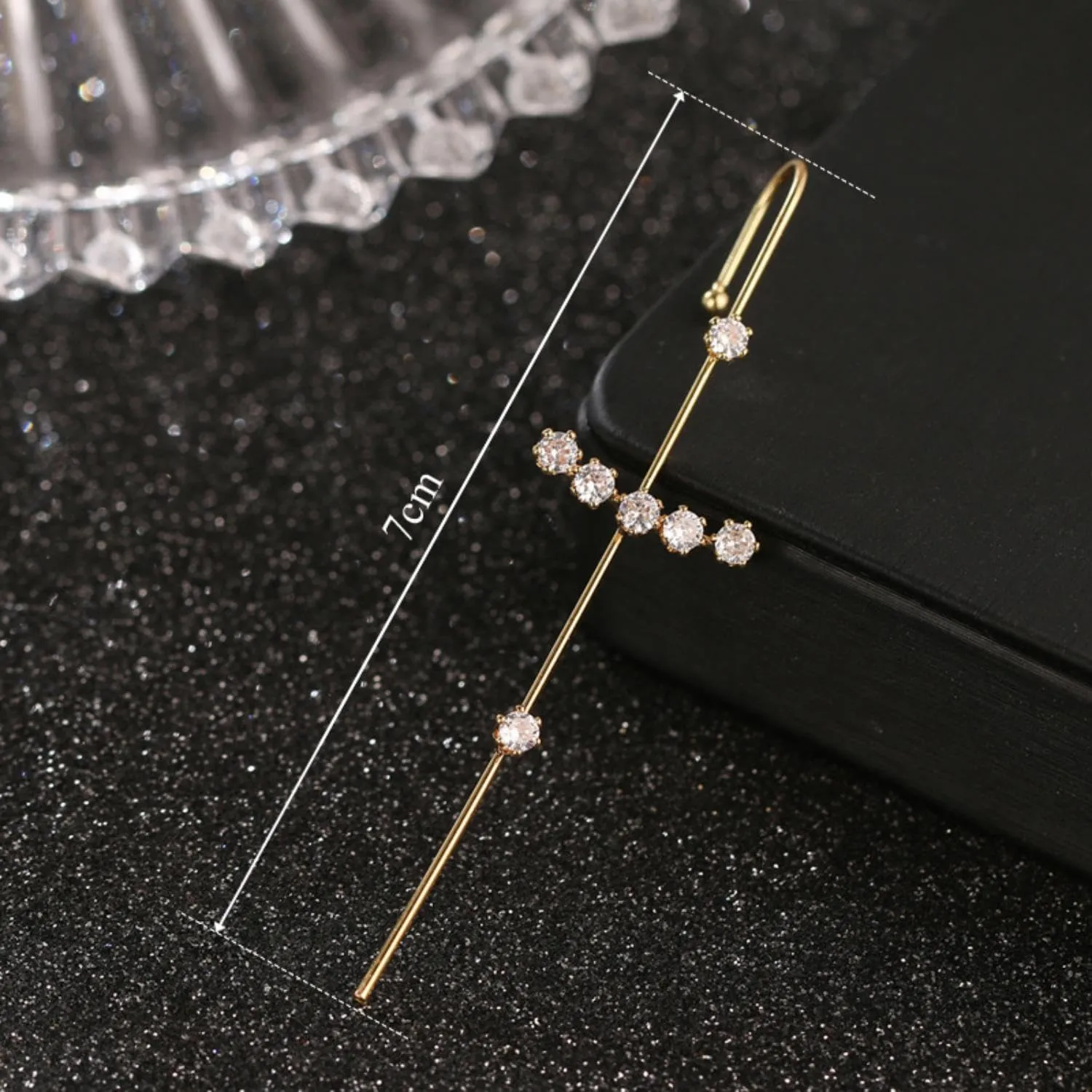 1Pcs Ear Crawler Earrings for Women Ear Cuff Earrings Helix Hook Earrings Ear Wrap Earrings Pearl Rhinestone Lightning Bolt Pierced Clip Earrings Trendy Jewelry for Women