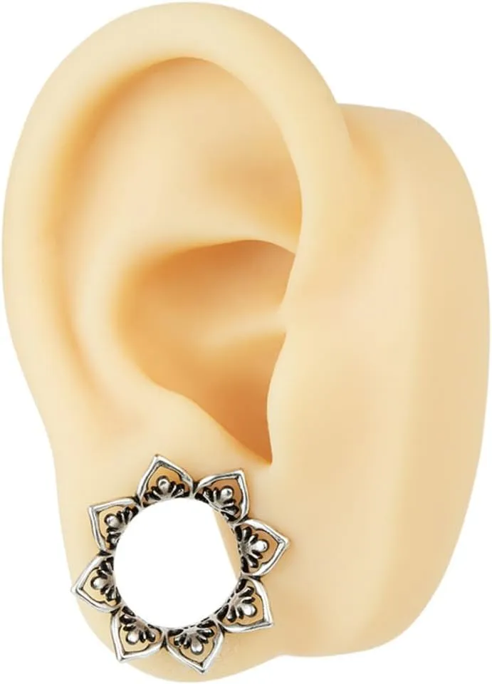 2PCS Hollow Floral Single Flared Tunnels Ear Plugs Gauges for Ears Stainless Steel Ear Expander Stretcher Piercing Spiral Ear Gauges Body Jewelry
