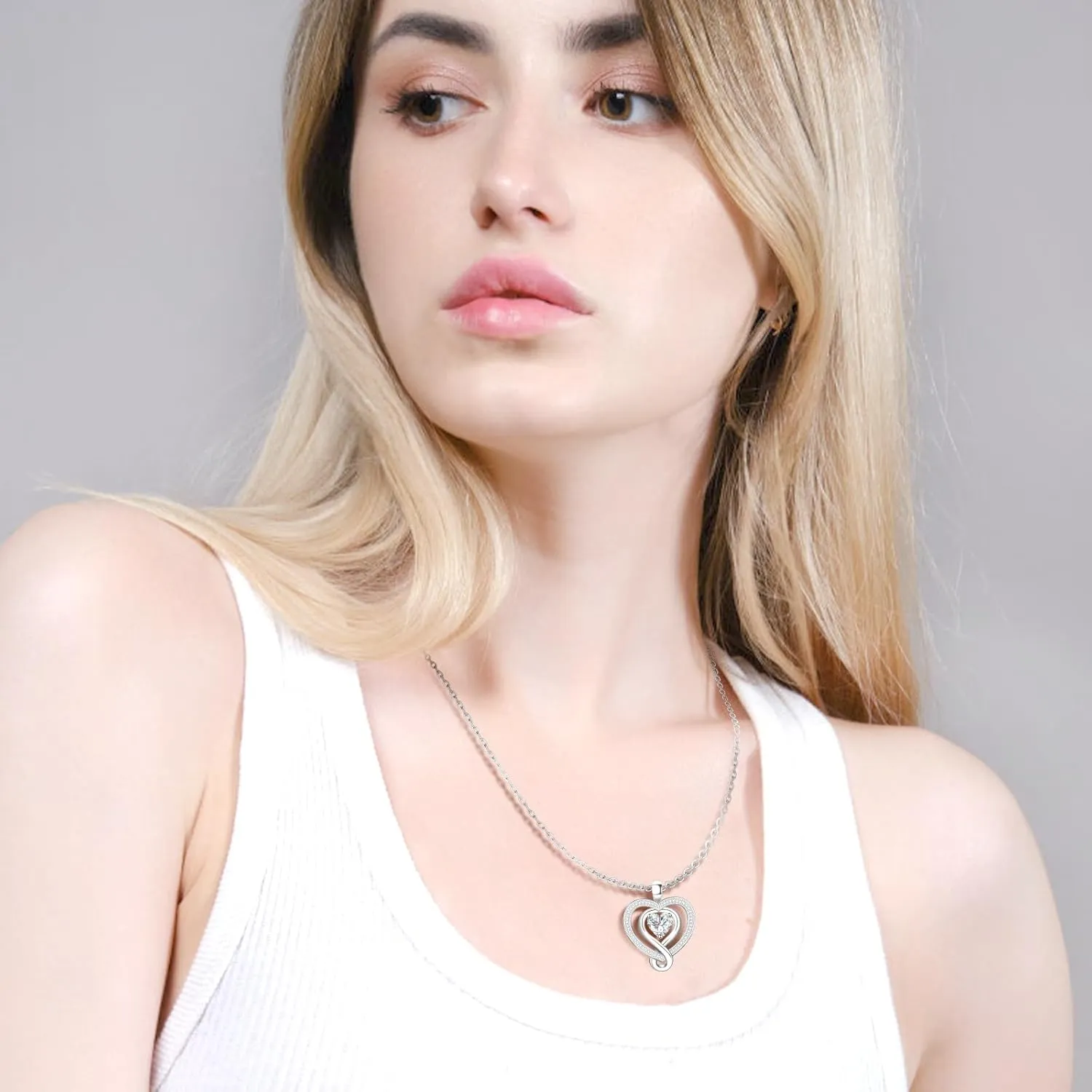 925 Sterling Silver Heart Necklace - Elegant Silver Jewelry for Women - Heart Pendant for Birthday, Anniversary - Ideal for Wife, Mom, Girlfriend