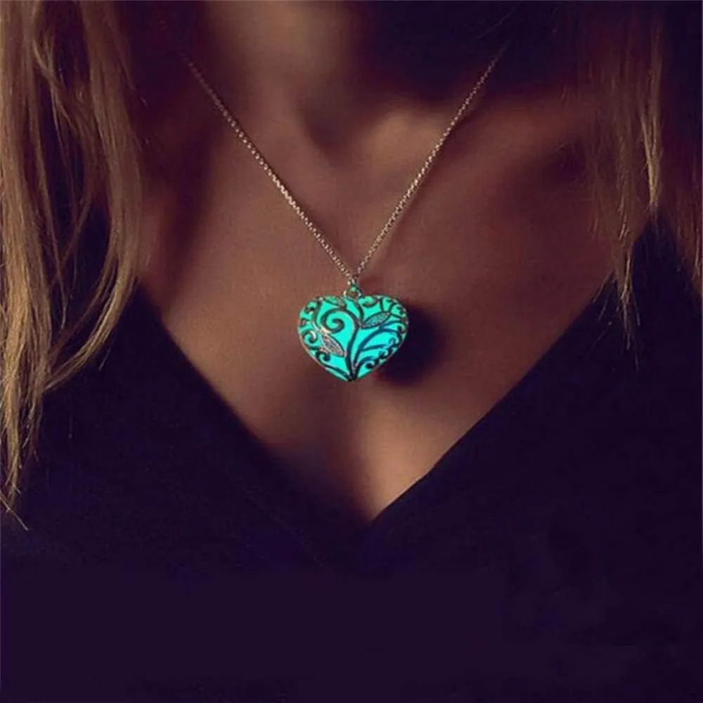 Aimimier Luminous Heart Necklace Halloween Fluorescent Stone Necklace Glow in The Dark Accessories for Women