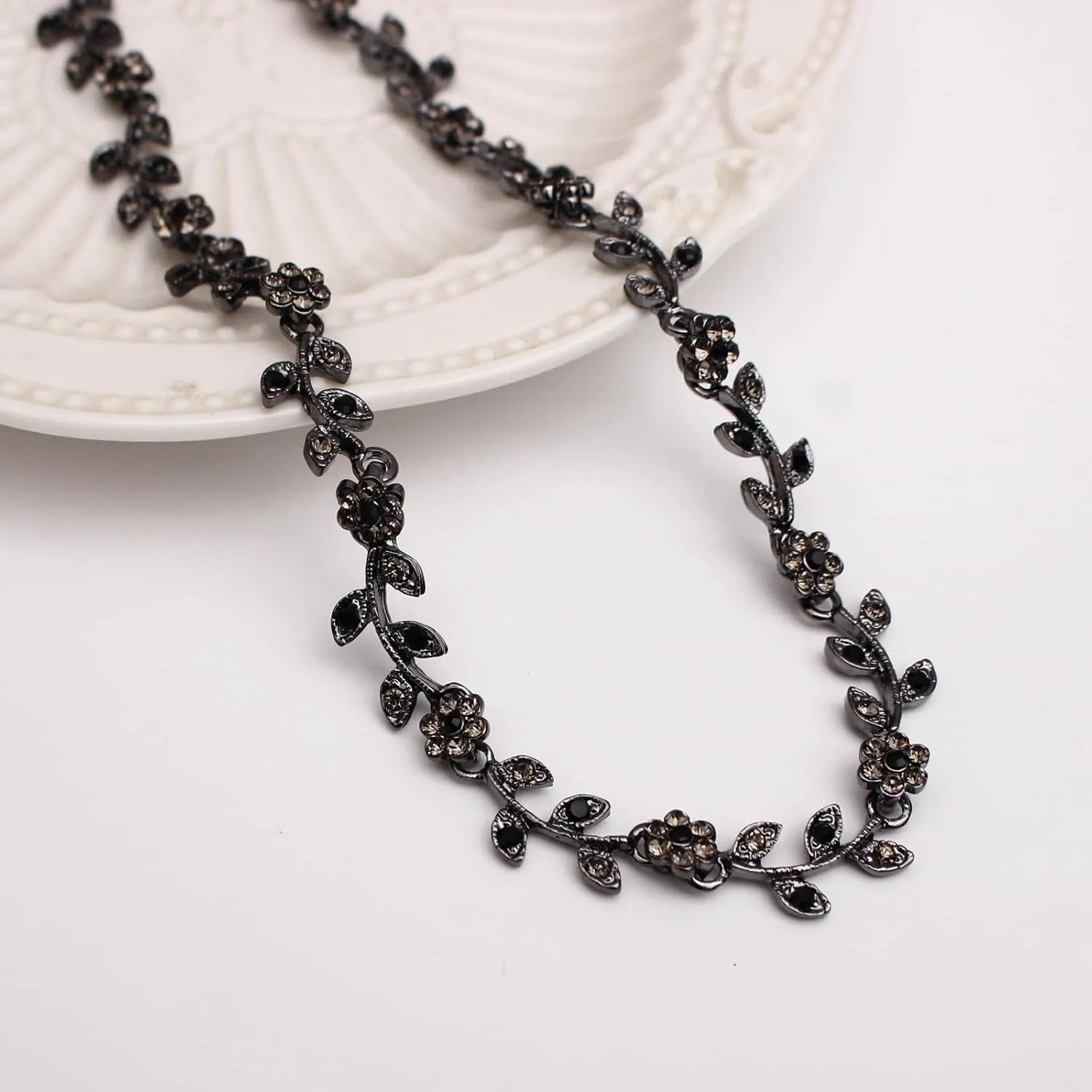 Austrian Crystal Rhinestone Choker Necklace Elegant Flower Leaf Chain Necklace Jewelry for Party Prom Costume Accessories for Women