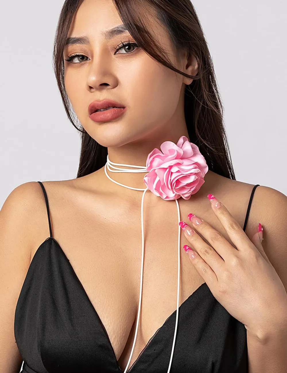 Bohemian Floral Wax Thread Tassel Necklace Vintage Rose Flower Choker Necklace Artificial Flower Statement Necklace for Women