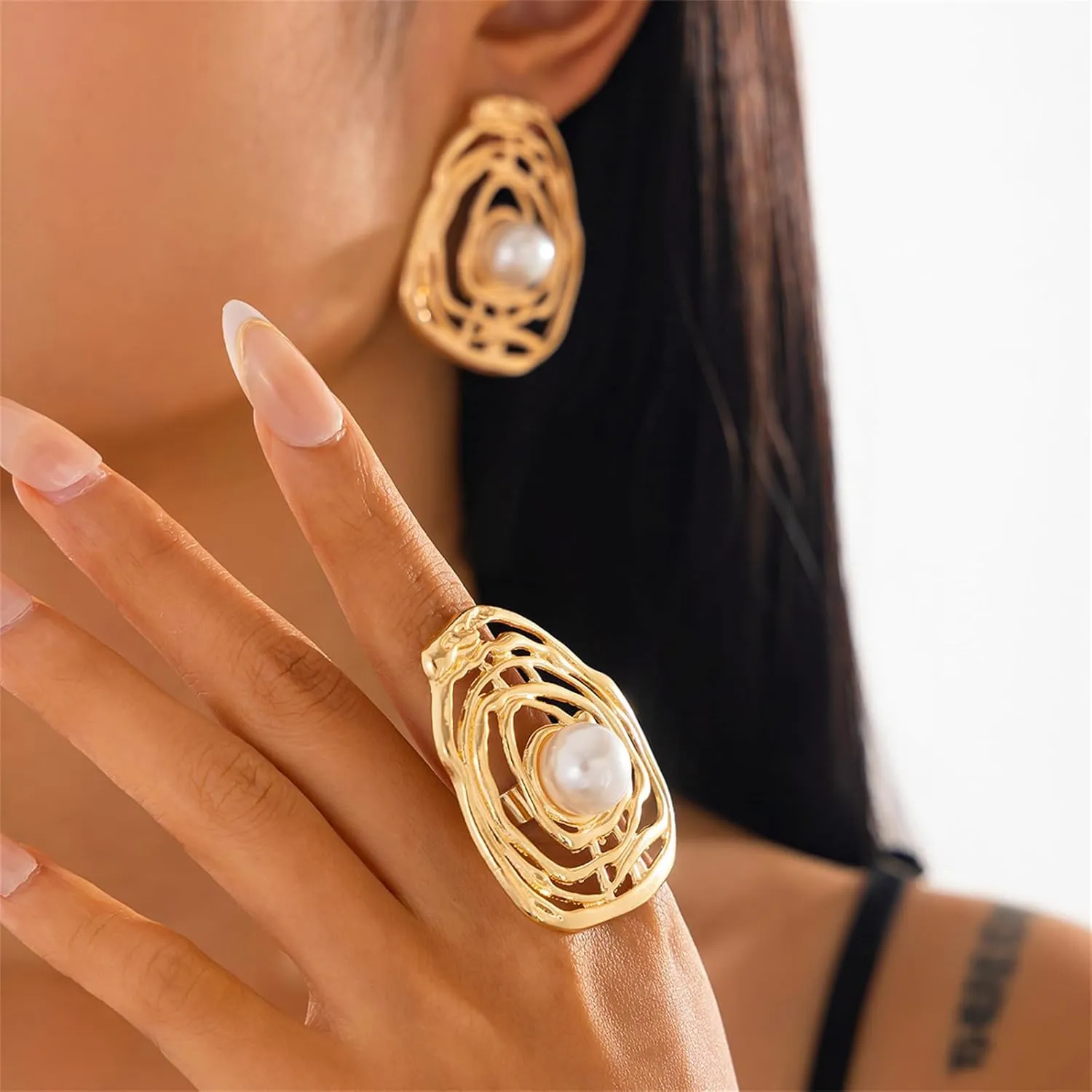 Chunky Gold Earrings Rings Set,Vintage Metal Wrinkle Pearl Knuckle Ring Exaggerated Irrgular Stud Earrings Round Large Pearl Ripple Band Ring Set Jewelry for Women