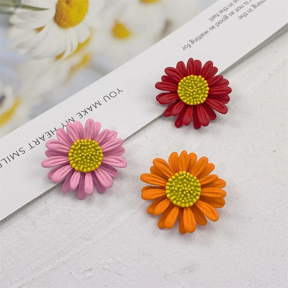 Cute Daisy Flower Brooch Pin for Women Girl Colorful Enamel Yellow Green Small Lovely Sun Flowers Plant Collar Clip Dress Scarf Bag Suit Lapel Pin Holiday Easter Jewelry Gift
