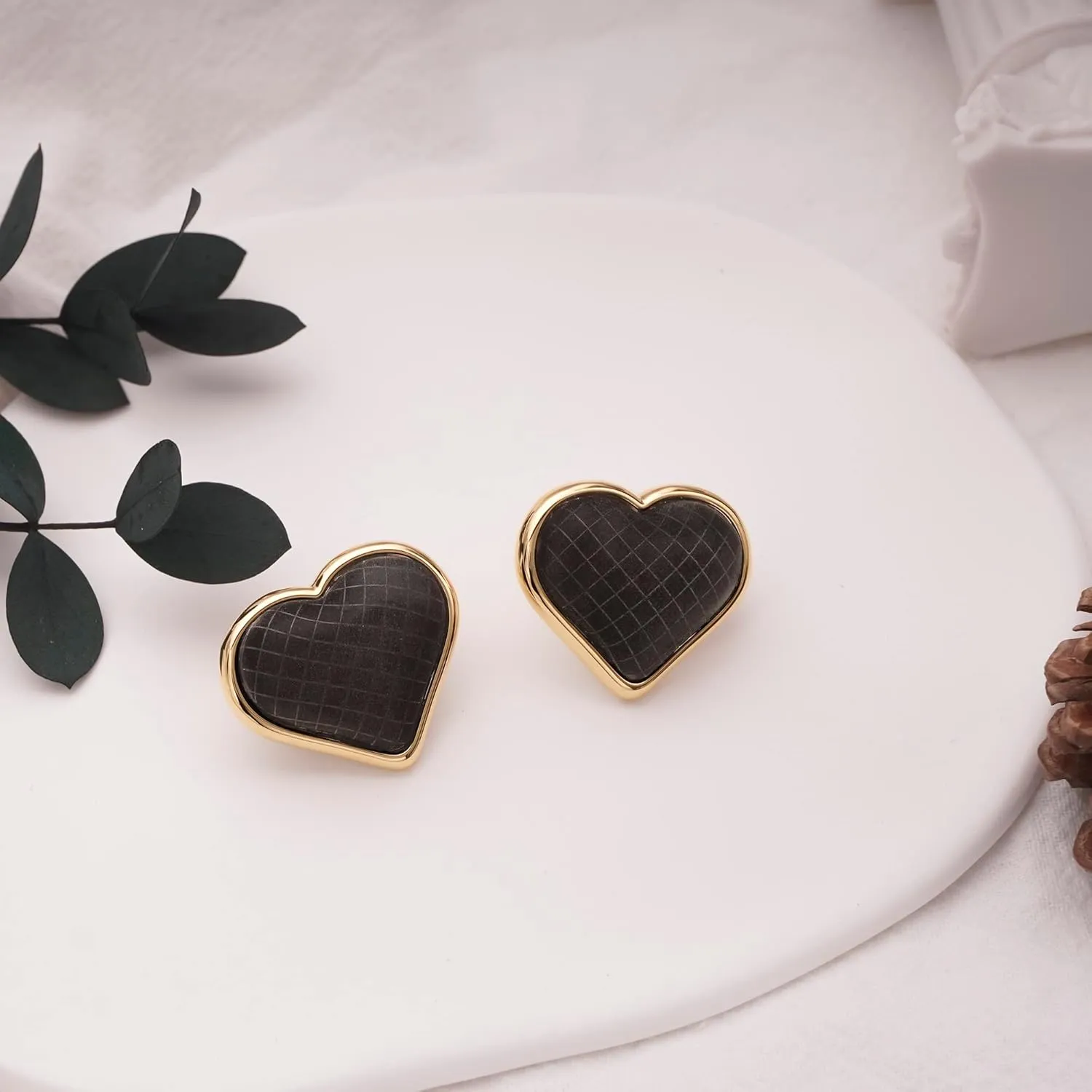 Cute Heart Stud Earrings for Women 14k Gold Plated Heart Earrings with Faux Leather Lovely Valentine Day Sweet Heart Dating Heart-Shaped Studs