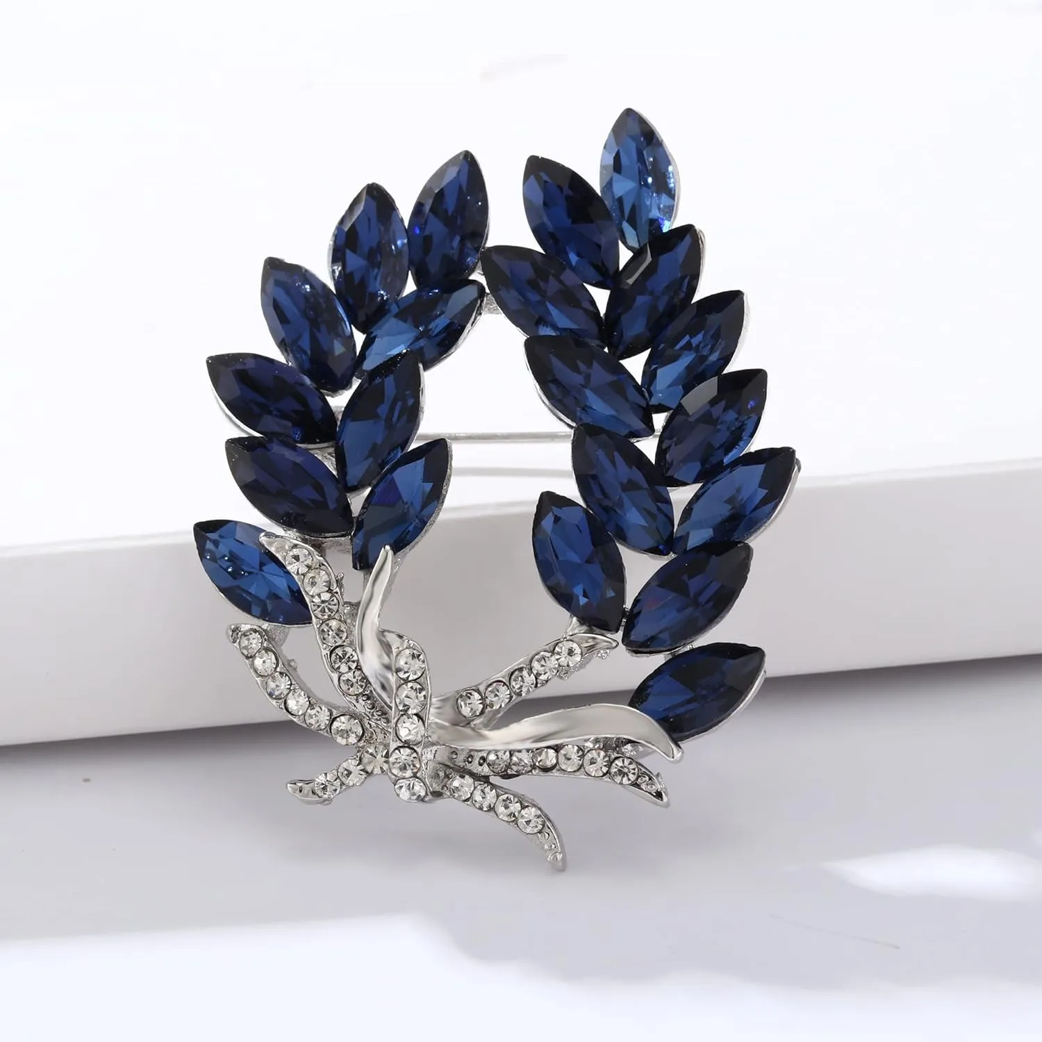 Elegant Flower Brooch Pins for Women Scarf Shawl Costume Safe Pins Clip for Wedding Party Prom Jewelry Gifts