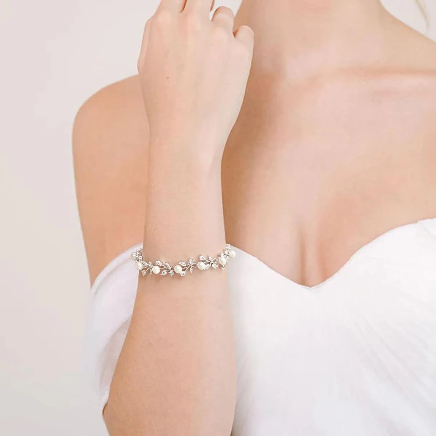 EVER FAITH Gorgeous Faux Pearl Wedding Jewelry for Bride Bridesmaid, Elegant Cubic Zirconia Vine Leaf Teardrop Link Bracelet for Women