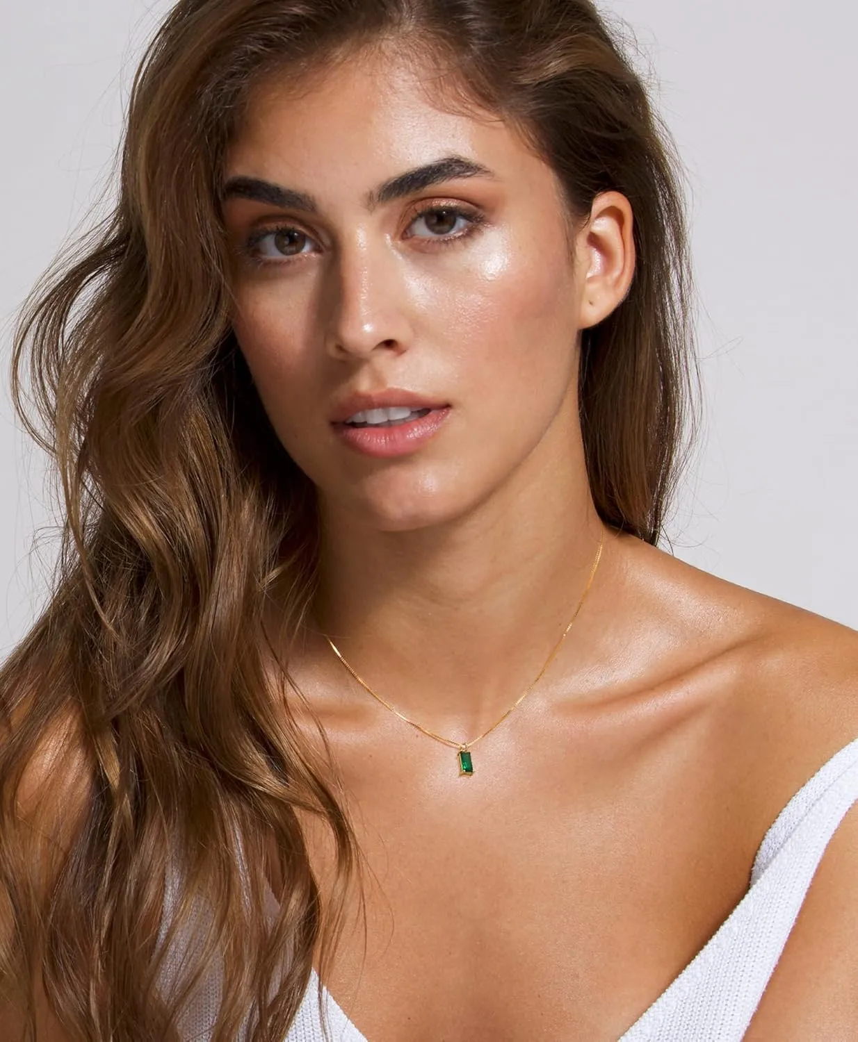 FUNEIA Diamond Necklaces for Women 14K Gold Plated Emerald Birthstone Necklace for Women Mothers Dainty Gold Necklace Blue Green Cubic Zirconia Pendant Necklace Birthday Gifts for Women Jewelry