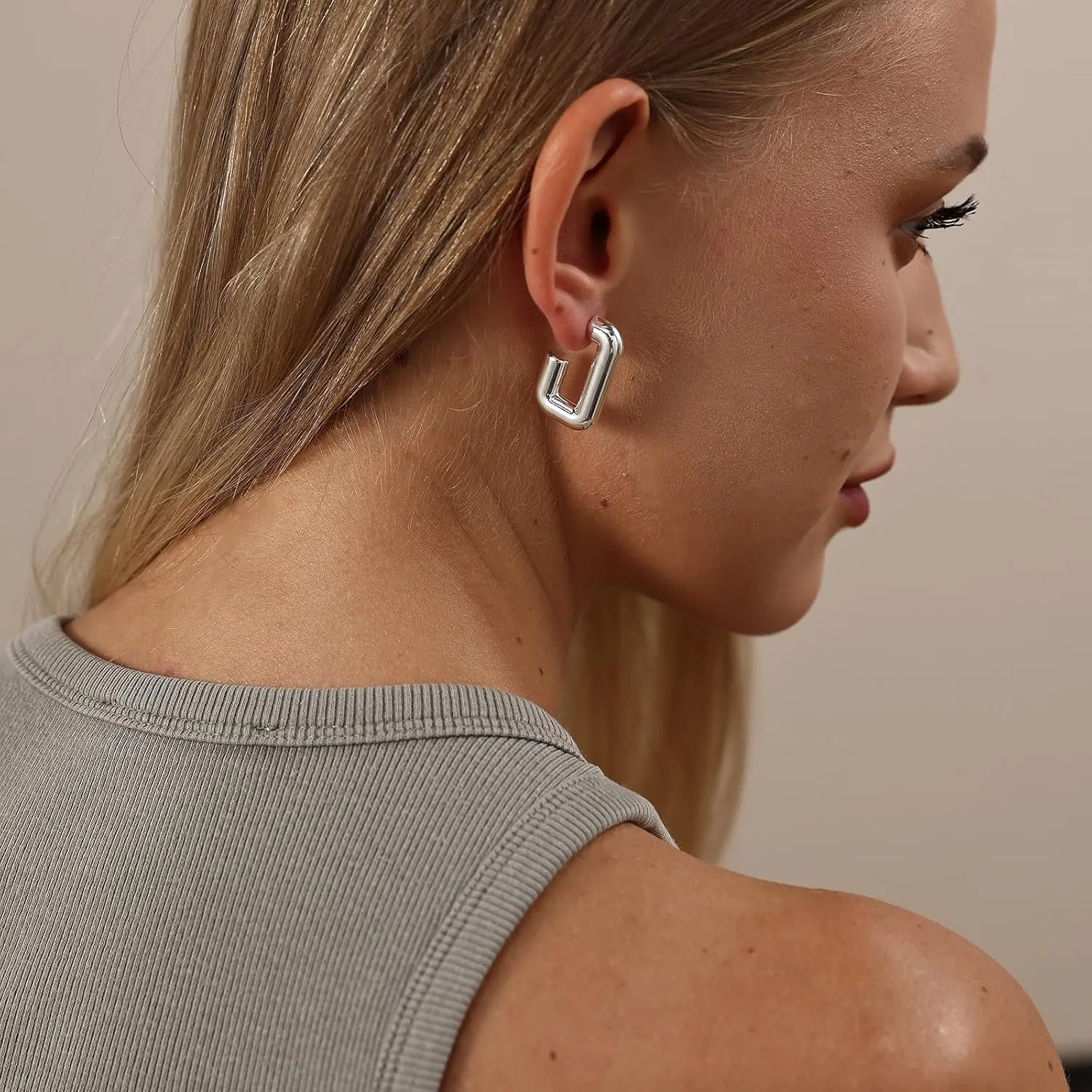 Gold Hoop Earrings for Women 14K Gold Plated Chunky Earrings Hypoallergenic Lightweight Open Hoops Earrings for Women Trendy Gold Jewelry