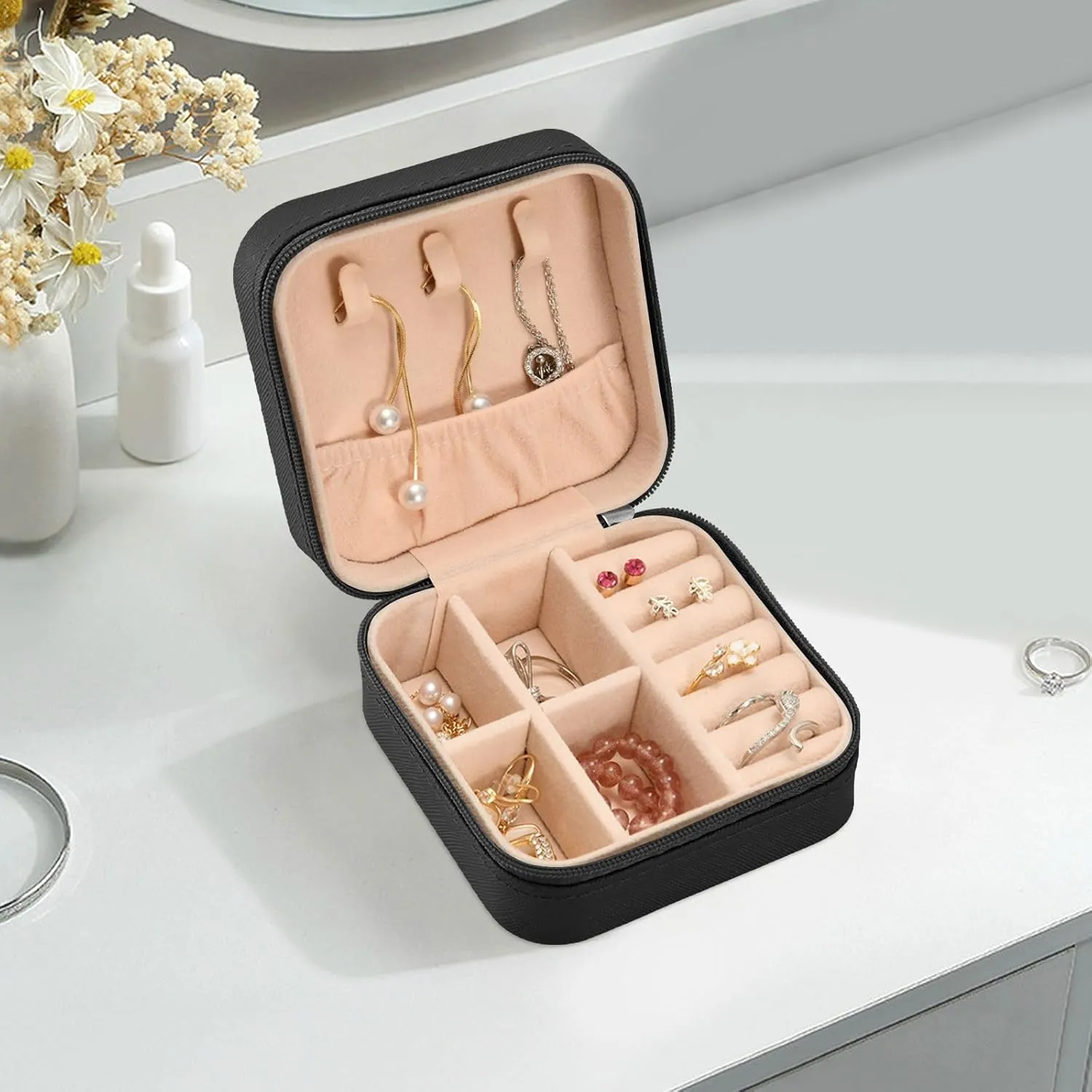 Jewelry Box Horse Travel Mini Jewelry Storage Box, Portable PU Leather Jewelry Organizer Case Necklace, Earrings, Rings, Bracelet Storage Holder for Girls Ladies Women Gift