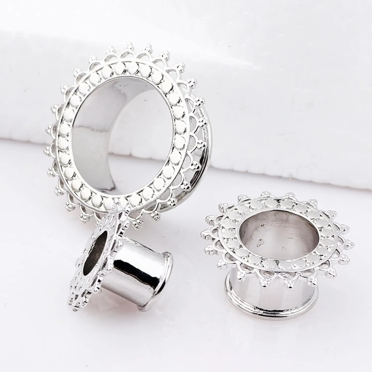 Plugs Gauges Elegant, Surgical Steel Ear Tunnels and Plugs Body Piercing Jewelry With Vintage Flower Edge Unique Gifts for Women