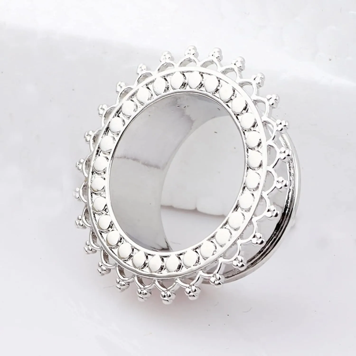 Plugs Gauges Elegant, Surgical Steel Ear Tunnels and Plugs Body Piercing Jewelry With Vintage Flower Edge Unique Gifts for Women