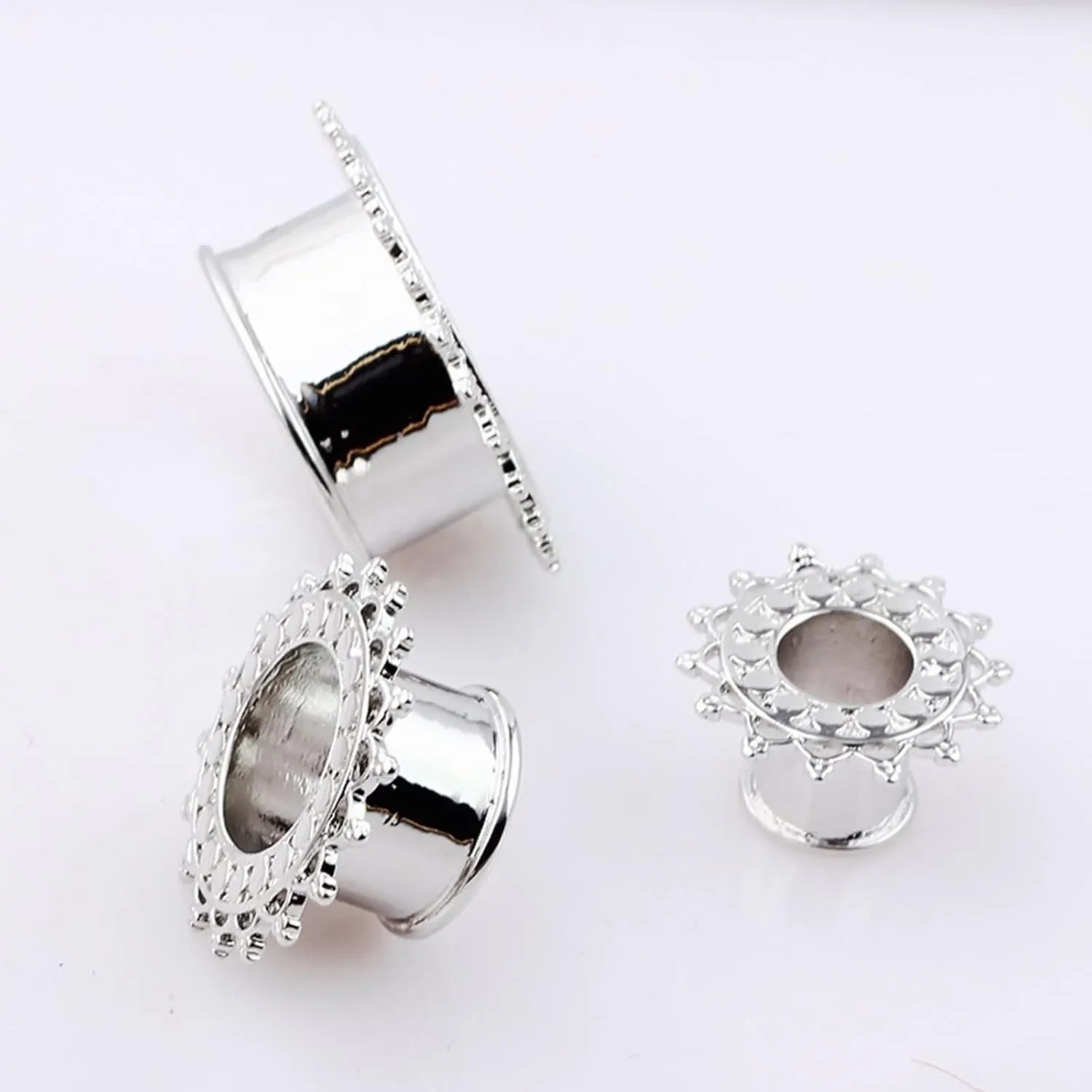 Plugs Gauges Elegant, Surgical Steel Ear Tunnels and Plugs Body Piercing Jewelry With Vintage Flower Edge Unique Gifts for Women