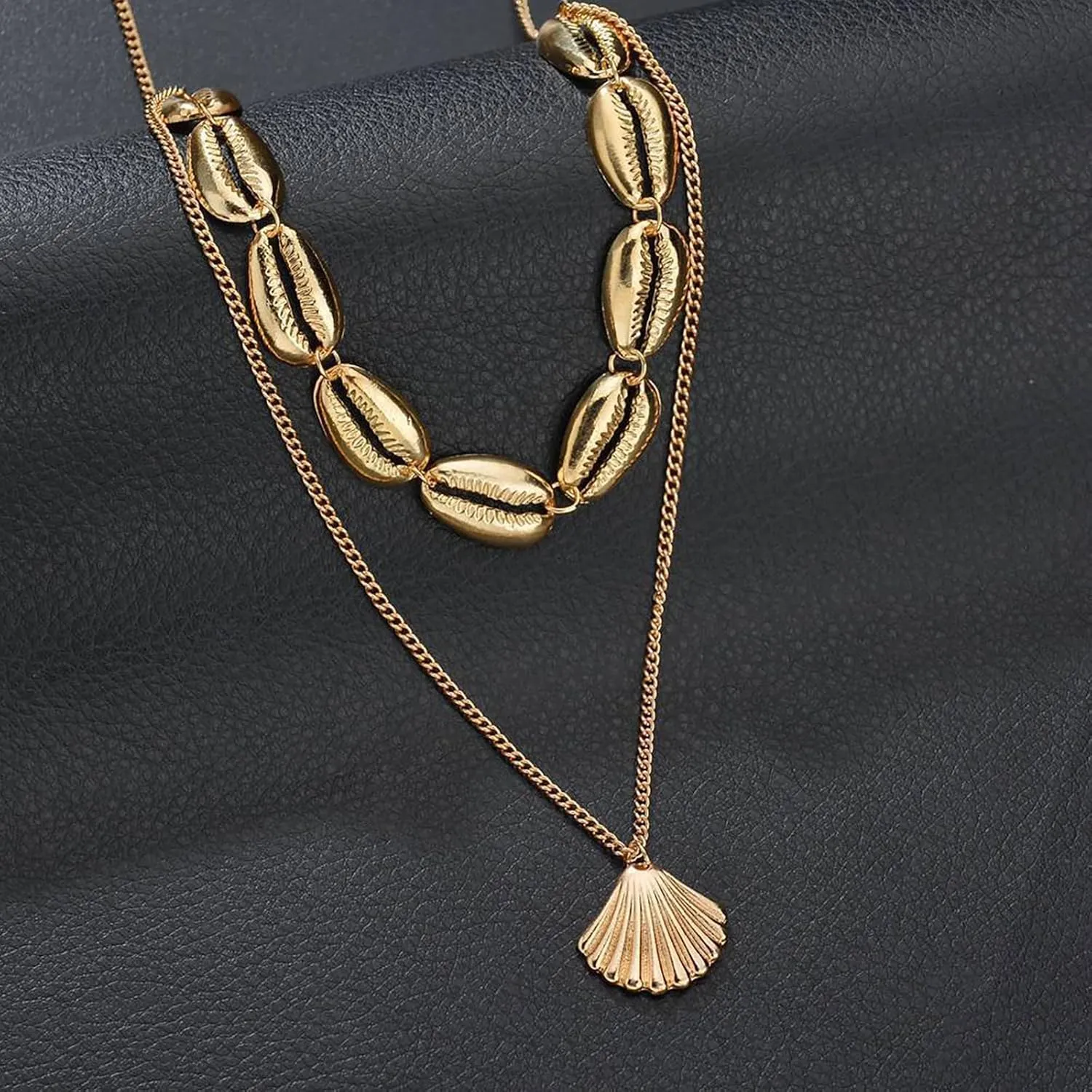 Roe Dolph Shell Necklaces for Women Gold Seashell Necklace Boho Beach Starfish Conch Pendant Necklace Vacation Summer Outfits for Women