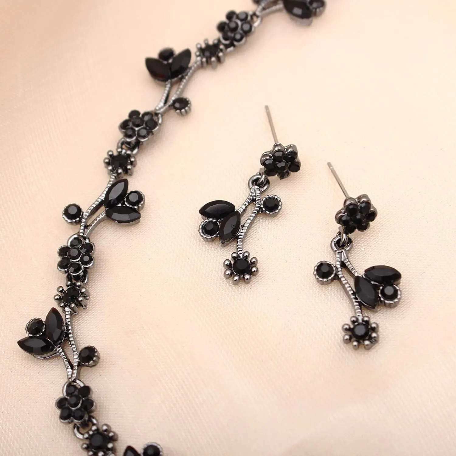 SFE Elegant Brides Austrian Crystal Flower Choker Necklace Drop Dangle Earring Bracelet Wedding Jewelry Set for Bridesmaid Prom Costume Jewelry Set for Women