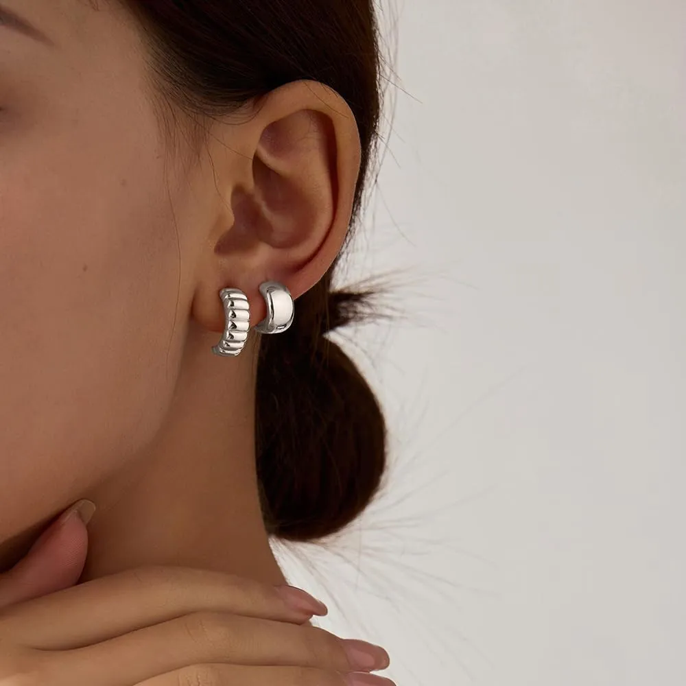 UneDouce 14K Gold Plated Chunky Lightweight Hoop Huggie Earrings for Women | Chic Boho Ribbed Croissant Textured Statement Jewelry Earring I Trendy Earings Stacks Set
