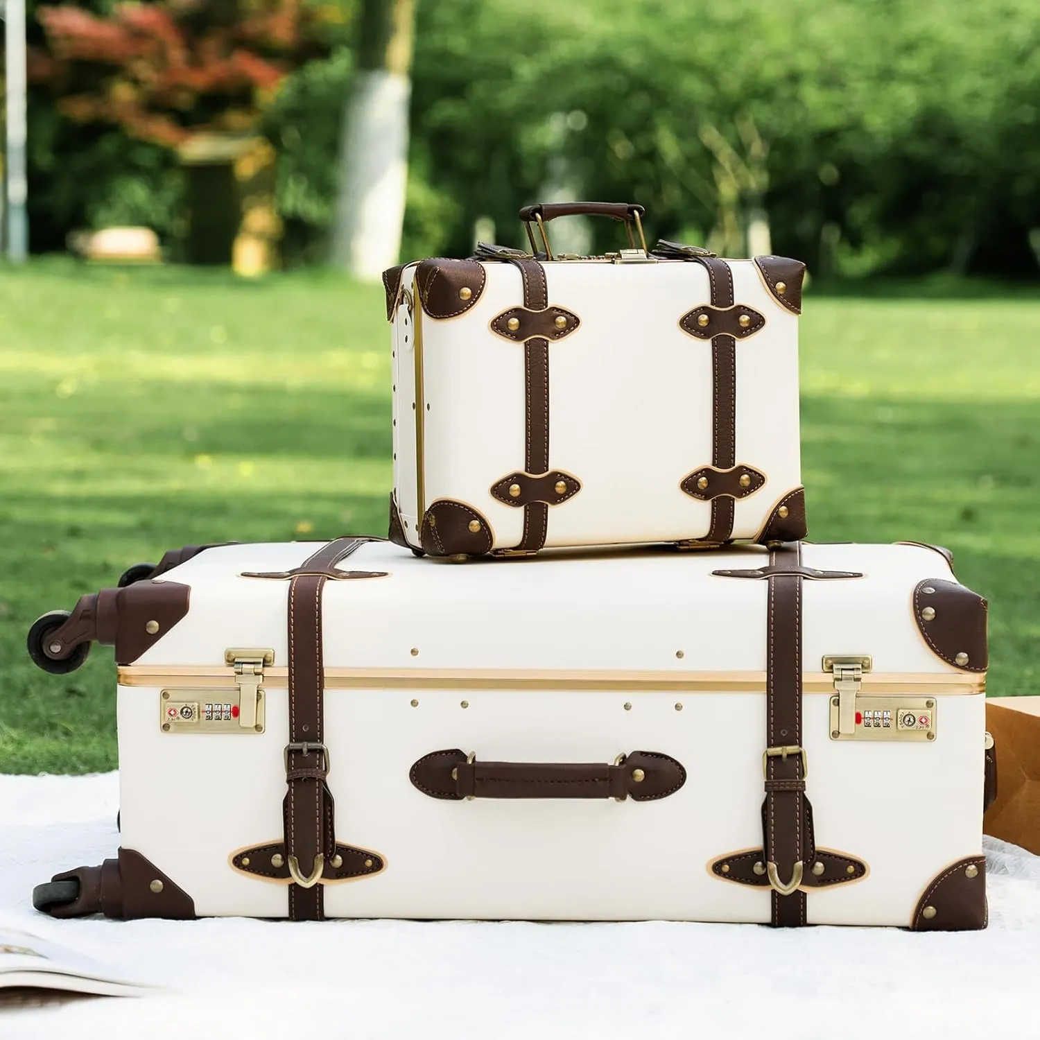 urecity Vintage Suitcase Set for Women, Vintage Luggage Sets for Women 2 Piece, Cute Designer Trunk Luggage, Retro Suit Case, Luggage Zipperless TSA Approved, Holy White, 26" 12"