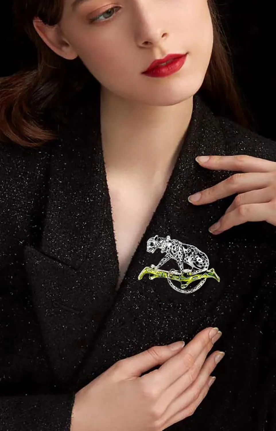 Vintage Enamel Spotted Leopard Brooch Rheinstone Cheetah Brooch Pin Gold Silver Climbing Leopard Accessory Wedding Birthday Party Christmas Jewelry for Women Men