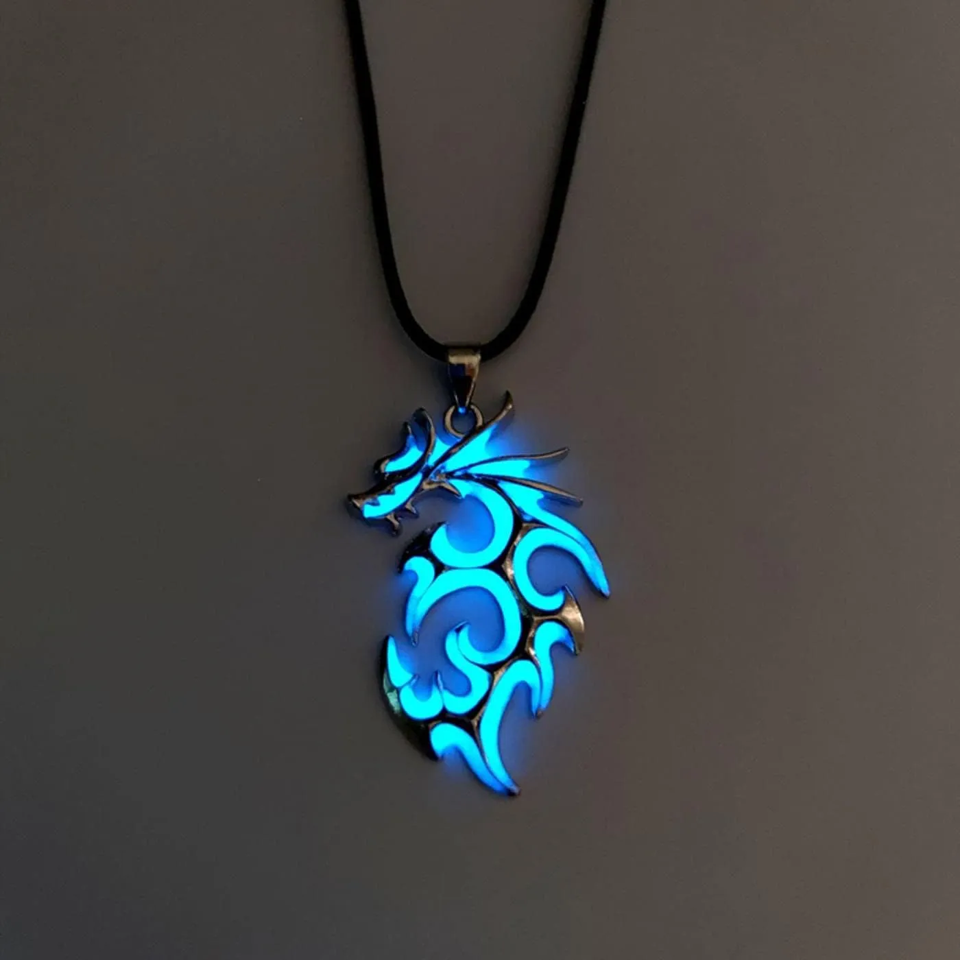 Vintage Punk Luminous Glowing In The Dark Moonstone Dragon Pendant Necklace Charm Men's Boys Beach Party Jewelry Gift